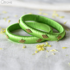 Handmade Garden Green Silk Thread Chocker Set at Qtrove