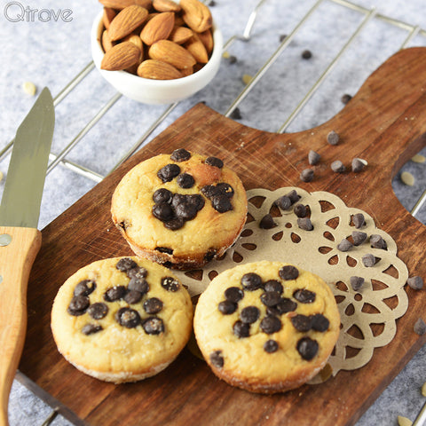 Gluten Free Chocolate Chip Breakfast Bread Rolls