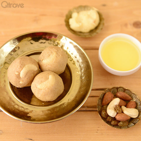 Homemade Pinni (Punjabi Ladoo)