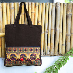 Sahara Tote at Qtrove